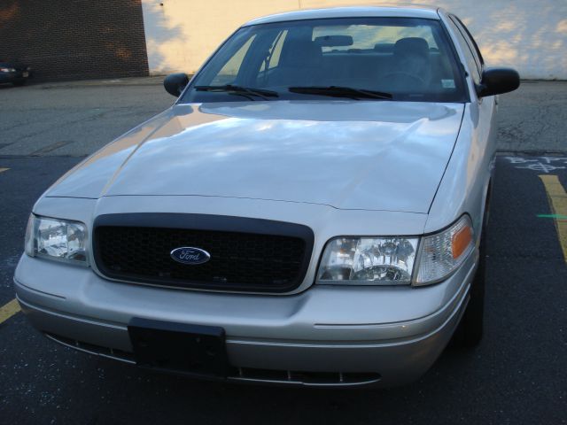 2010 Ford Crown Victoria Luxury