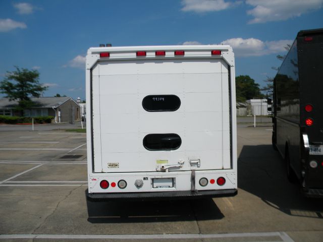 2004 Ford E-350 Manual