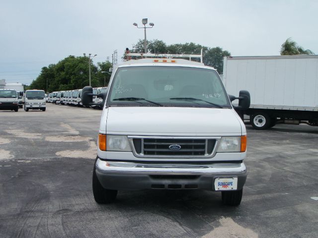 2006 Ford E-350 Unknown