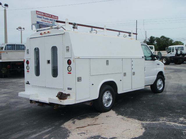 2006 Ford E-350 Unknown