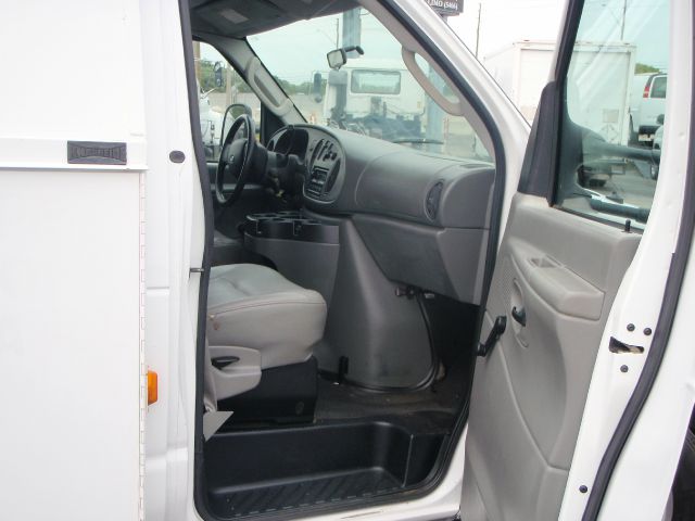 2006 Ford E-350 Unknown