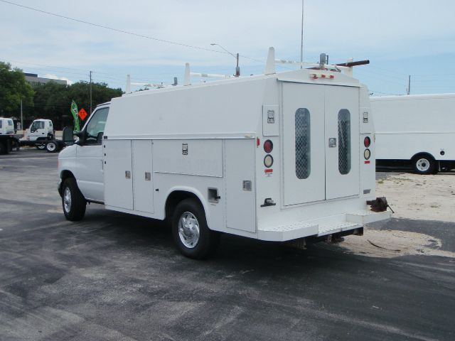 2006 Ford E-350 Unknown