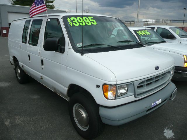 2002 Ford E-Series Cargo SE Sport