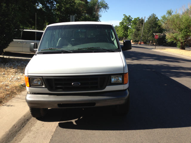 2005 Ford E-Series Van 2dr Cpe V6 Manual GT