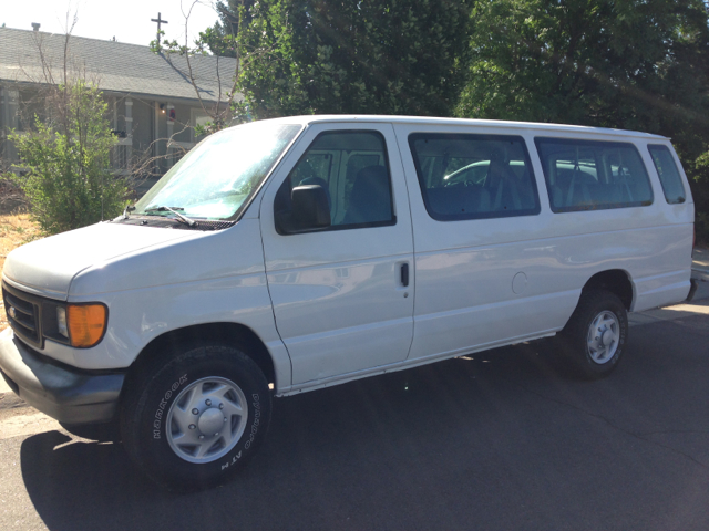 2005 Ford E-Series Van 2dr Cpe V6 Manual GT