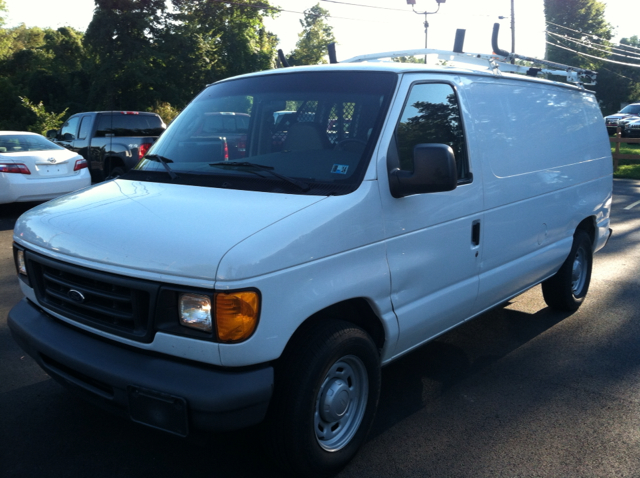 2006 Ford E-Series Van SE Truck