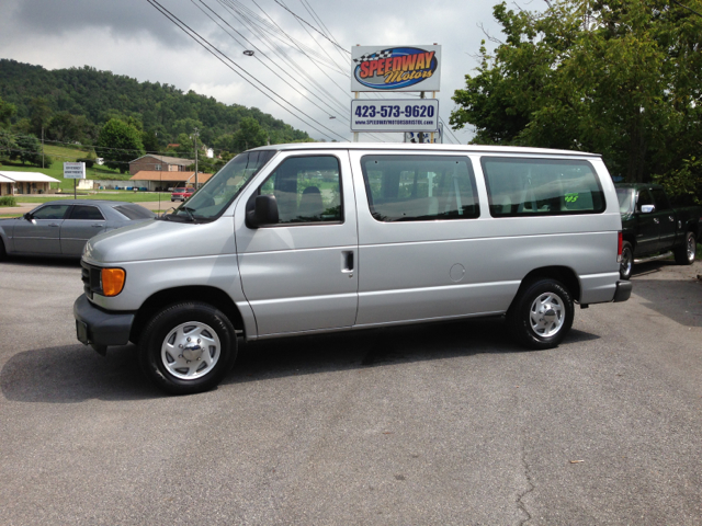 2006 Ford E-Series Wagon 2dr Cpe V6 Manual GT