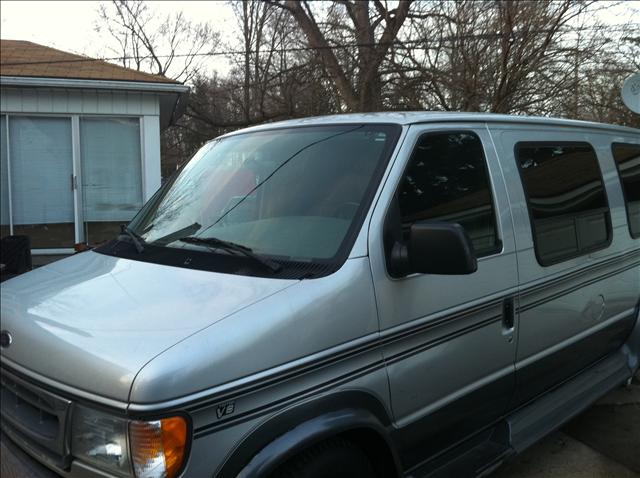 2000 Ford E150 Unknown