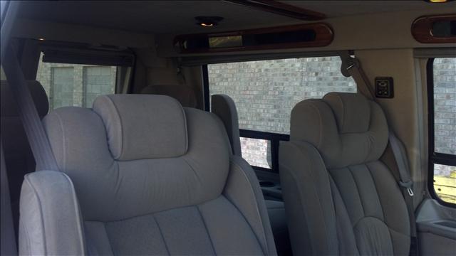 2004 Ford E150 iC