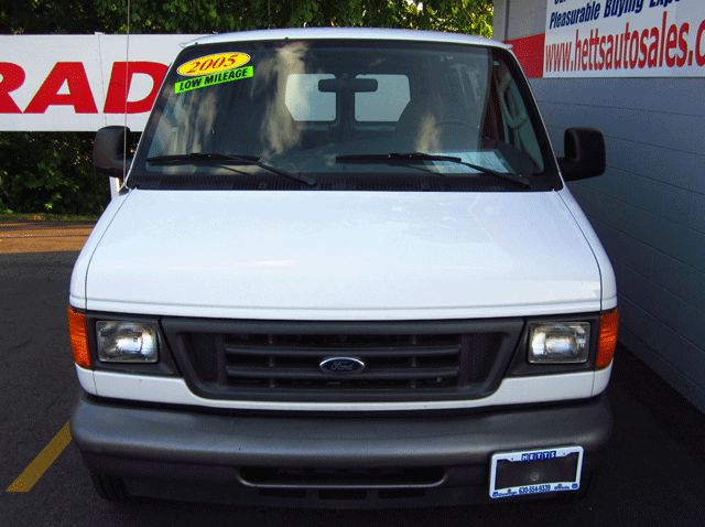 2005 Ford E150 Unknown