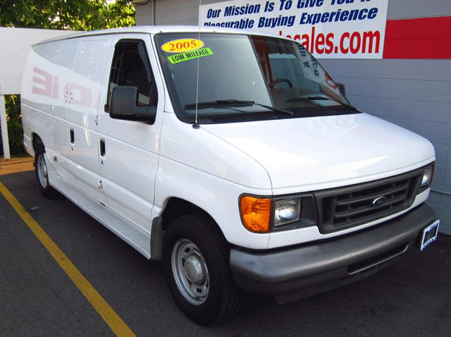 2005 Ford E150 Unknown