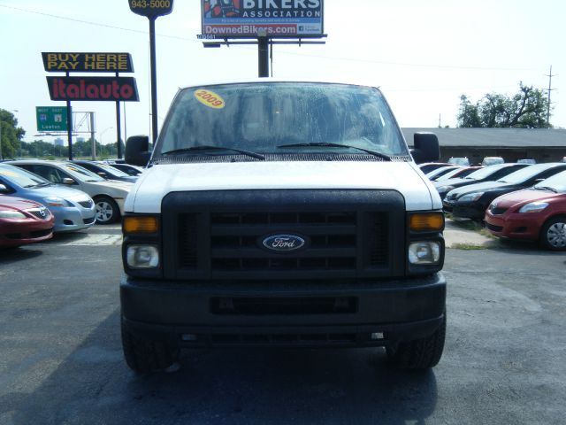 2009 Ford E150 SE Truck