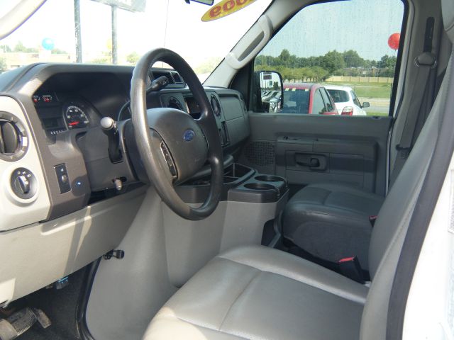 2009 Ford E150 SE Truck