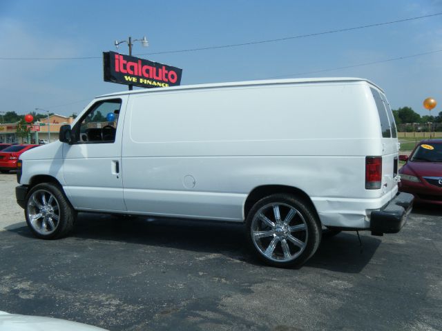 2009 Ford E150 SE Truck