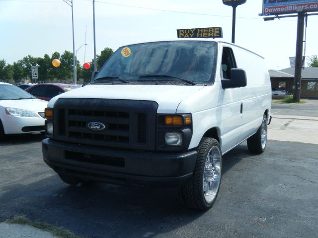 2009 Ford E150 SE Truck