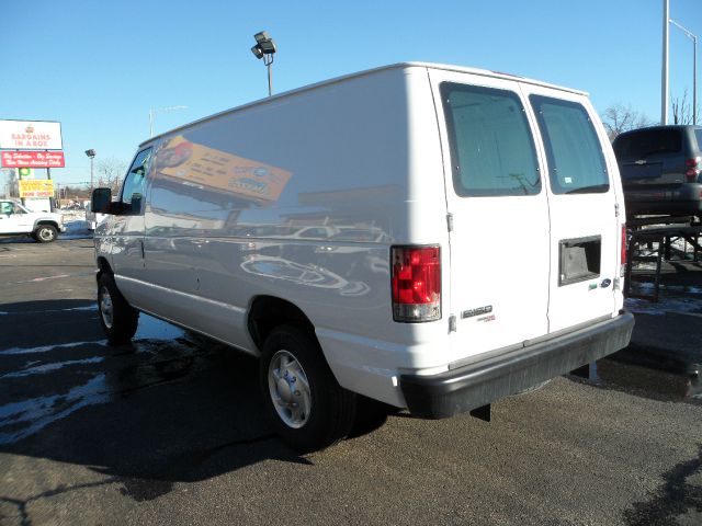 2013 Ford E150 SL AWD CVT Leatherroof