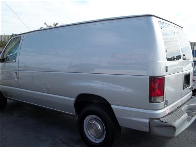 2002 Ford E250 Base