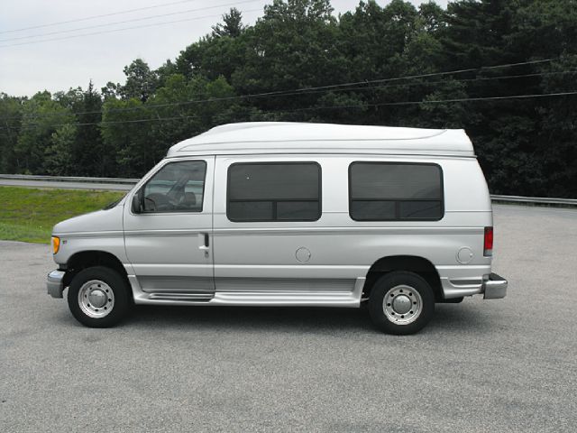 2002 Ford E250 Supercrew-short-king Ranch-4wd-sunroof-6 CD-1 OWNE