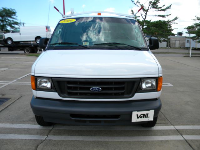 2006 Ford E250 Sport 4WD