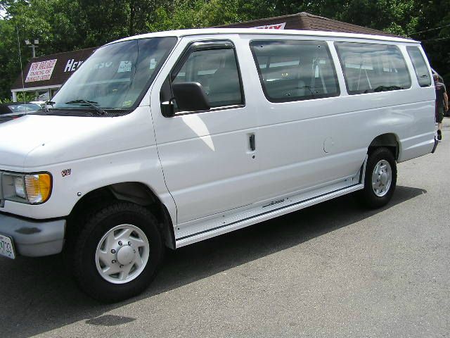 1997 Ford E350 Wagon L-100 AUTO