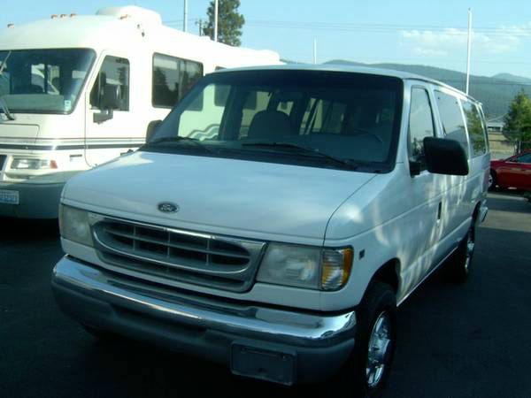 1998 Ford E350 Wagon L-100 AUTO