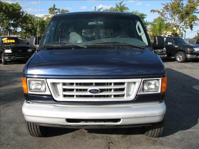 2004 Ford E350 Wagon ESi