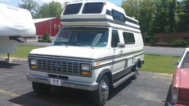 1990 Ford Econoline SE 5 Ft