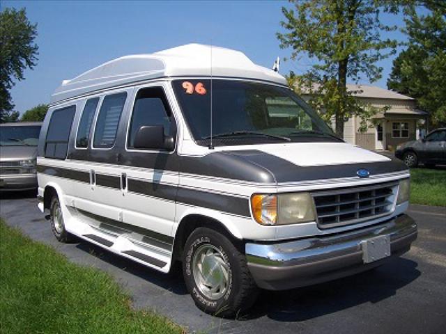 1996 Ford Econoline SE Truck