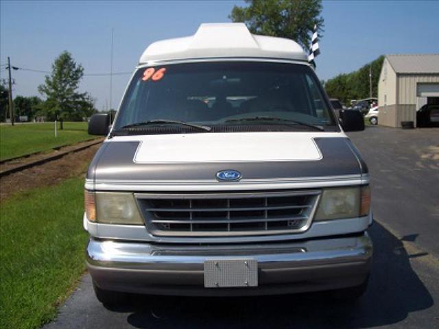 1996 Ford Econoline SE Truck