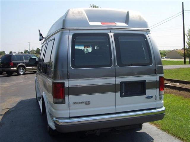 1996 Ford Econoline SE Truck