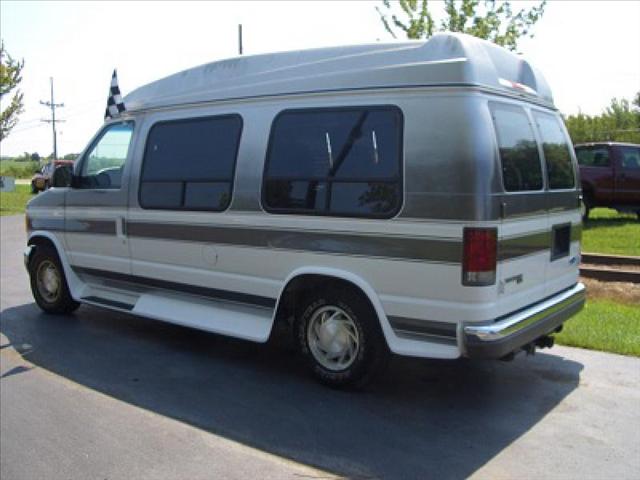 1996 Ford Econoline SE Truck