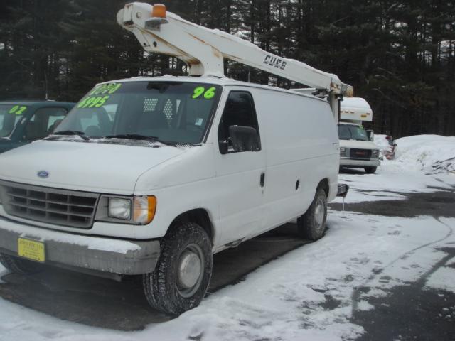 1996 Ford Econoline E320 Sedan 4D