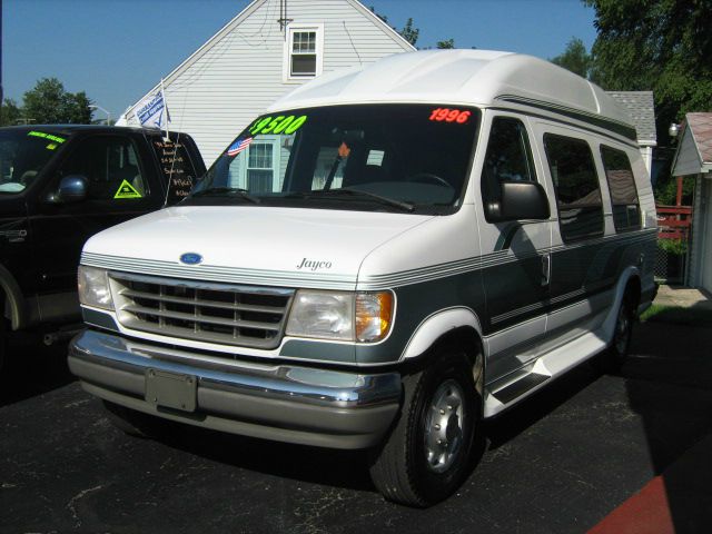 1996 Ford Econoline SE 5 Ft