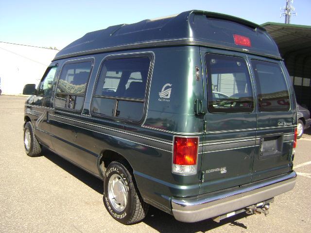 1996 Ford Econoline E320 Sedan 4D