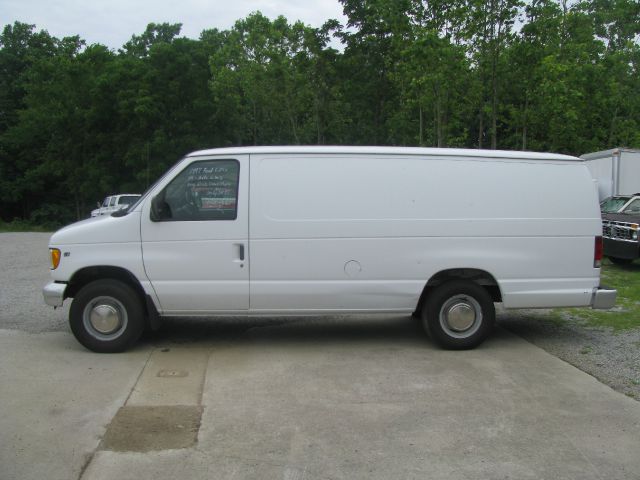 1997 Ford Econoline SE 5 Ft