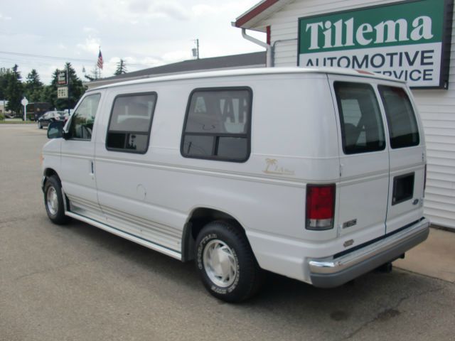 1999 Ford Econoline Ext Cab 125.9 Inch WB 4WD 4x4