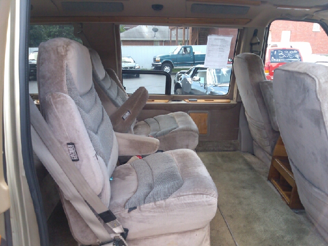 1999 Ford Econoline 328 Ci