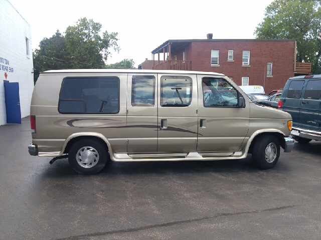 1999 Ford Econoline 328 Ci