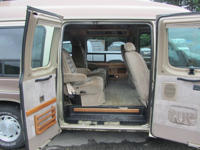 1999 Ford Econoline 328 Ci