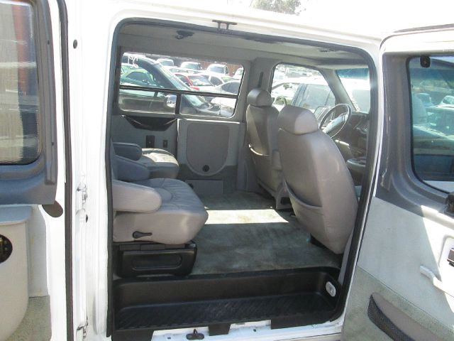 1999 Ford Econoline 328 Ci