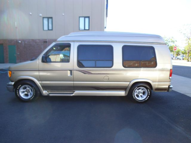 1999 Ford Econoline 328 Ci