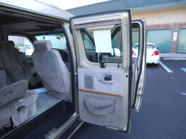 1999 Ford Econoline 328 Ci