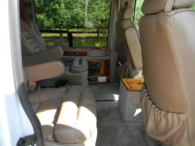 2000 Ford Econoline 328 Ci