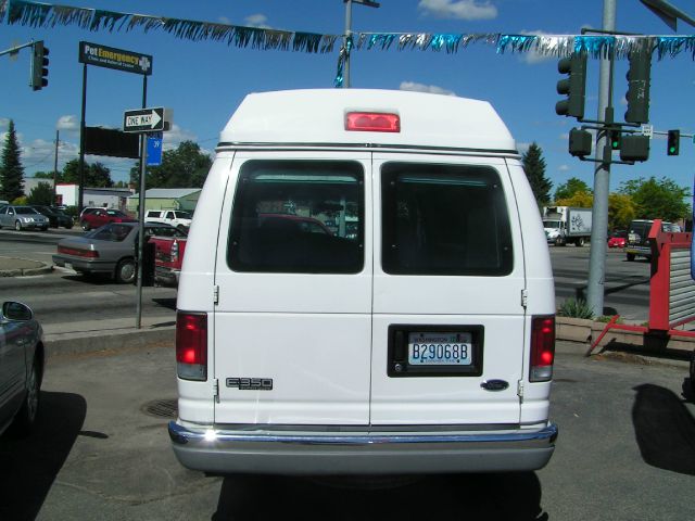 2000 Ford Econoline 2.5 S Model