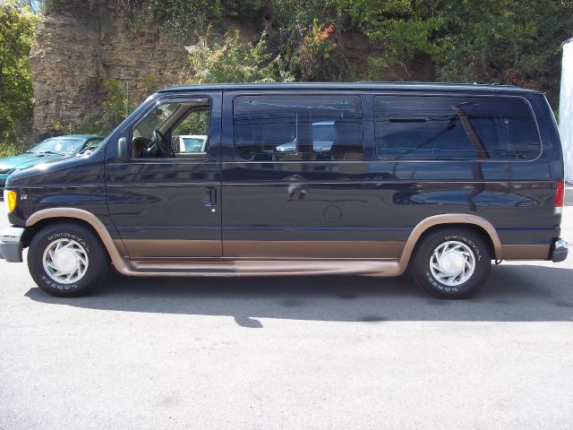 2000 Ford Econoline 328 Ci