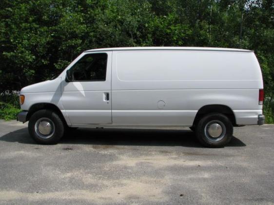 2000 Ford Econoline XLT Sport 4.6L 2WD