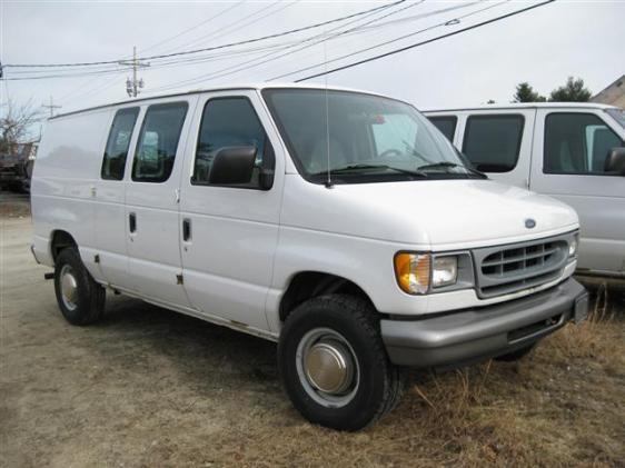 2000 Ford Econoline XLT Sport 4.6L 2WD