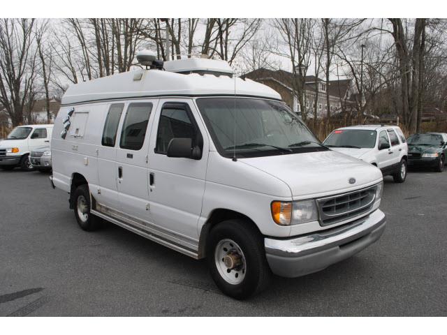 2000 Ford Econoline SP AWD MR BOSE Rstrt