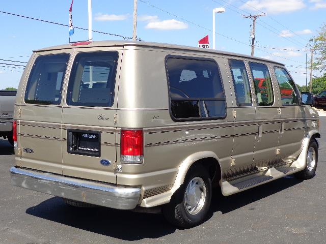 2000 Ford Econoline 4WD SLT