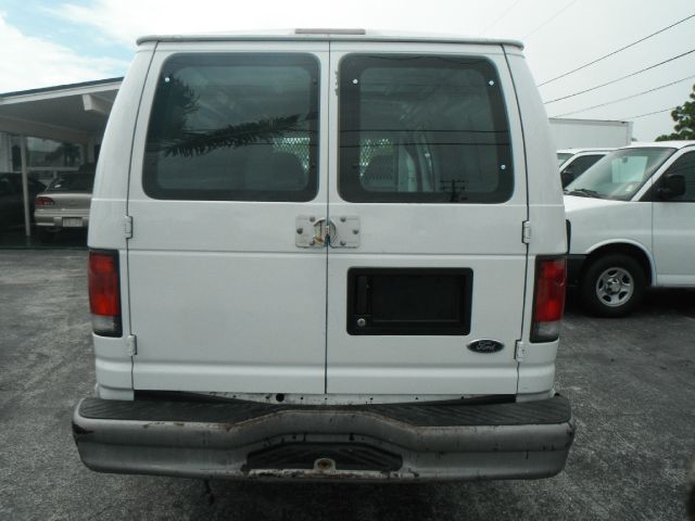 2001 Ford Econoline 2.5 S Model